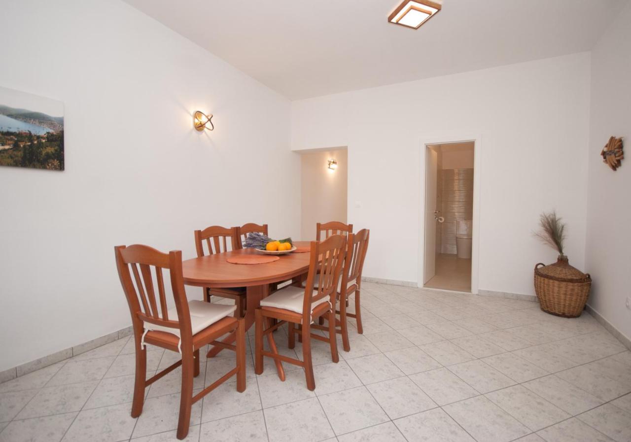 Apartments Dilk Вис Экстерьер фото