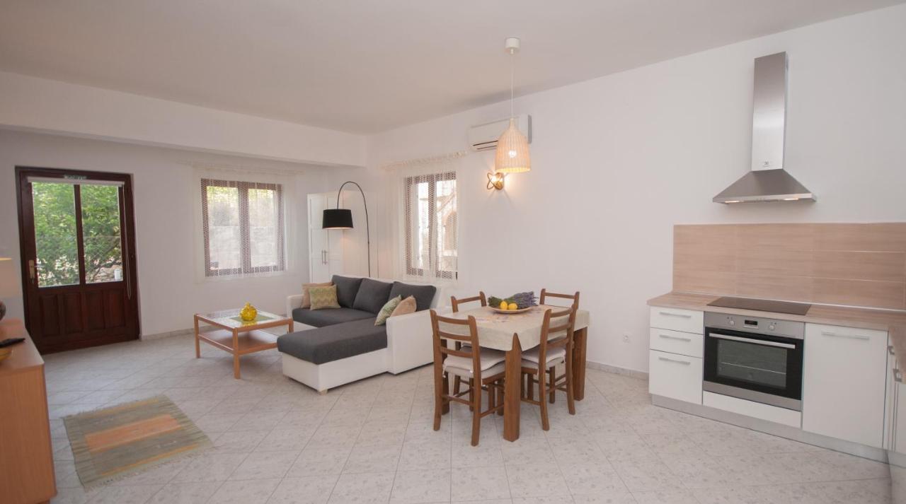 Apartments Dilk Вис Экстерьер фото