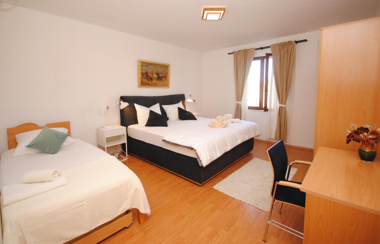 Apartments Dilk Вис Экстерьер фото